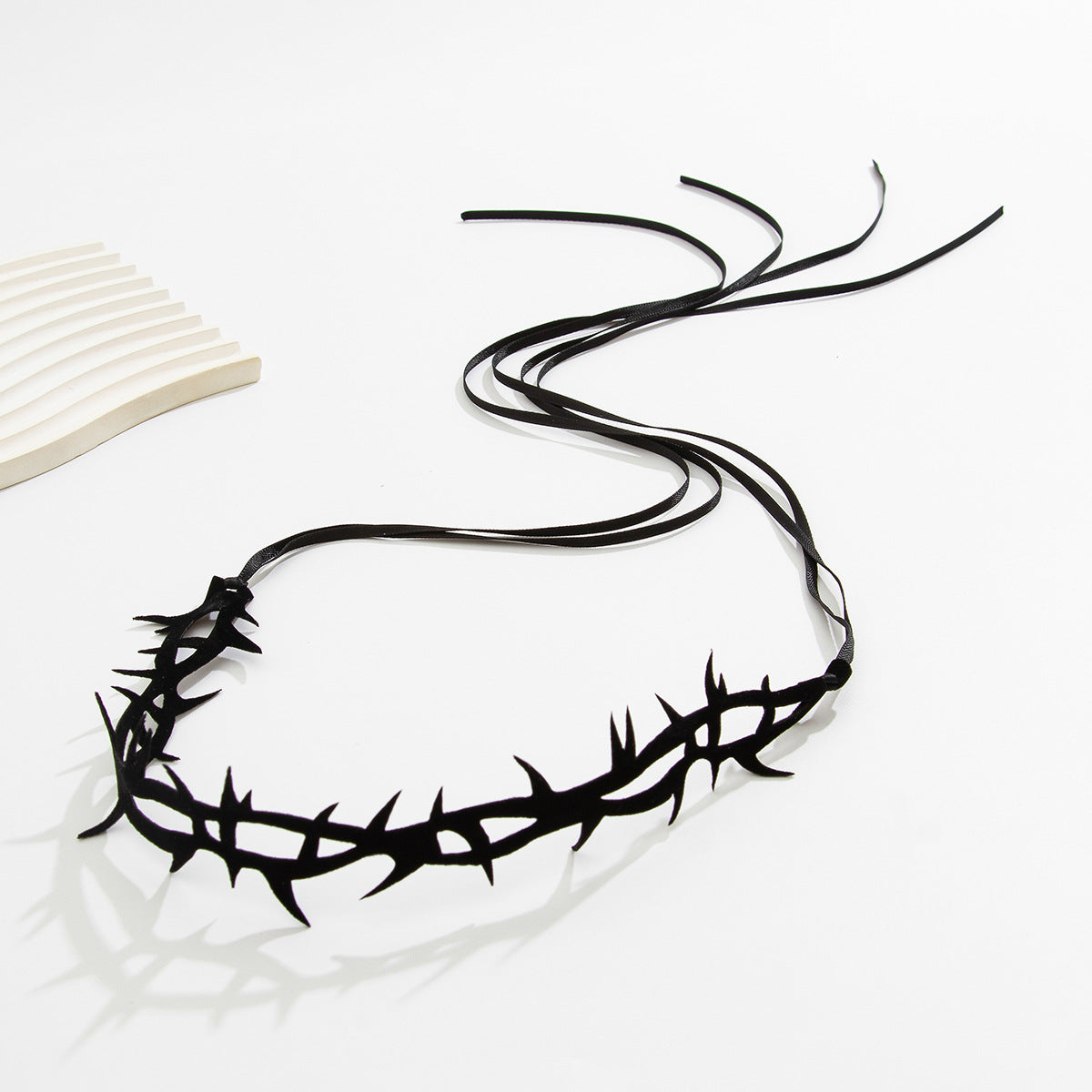 Gothic Thorn Thigh Garter – Edgy Black Leg Band for Women