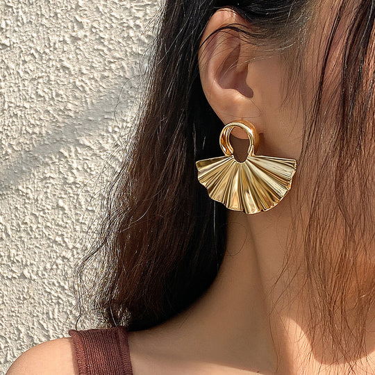 Gold & Silver Fan-Shaped Statement Earrings – Bold & Elegant Jewelry