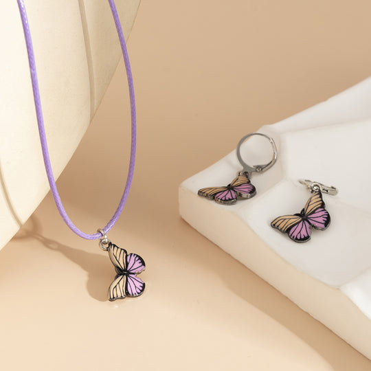 Butterfly Charm Necklace – Elegant Symbol of New Beginnings