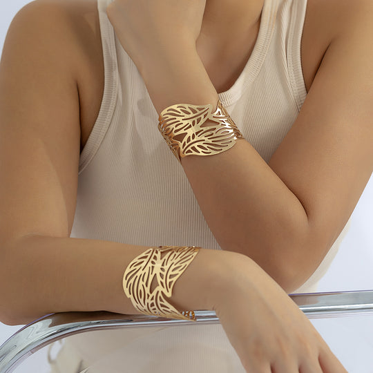 Leaf Cuff Bracelet – Nature Inspired Single Bangle Armband