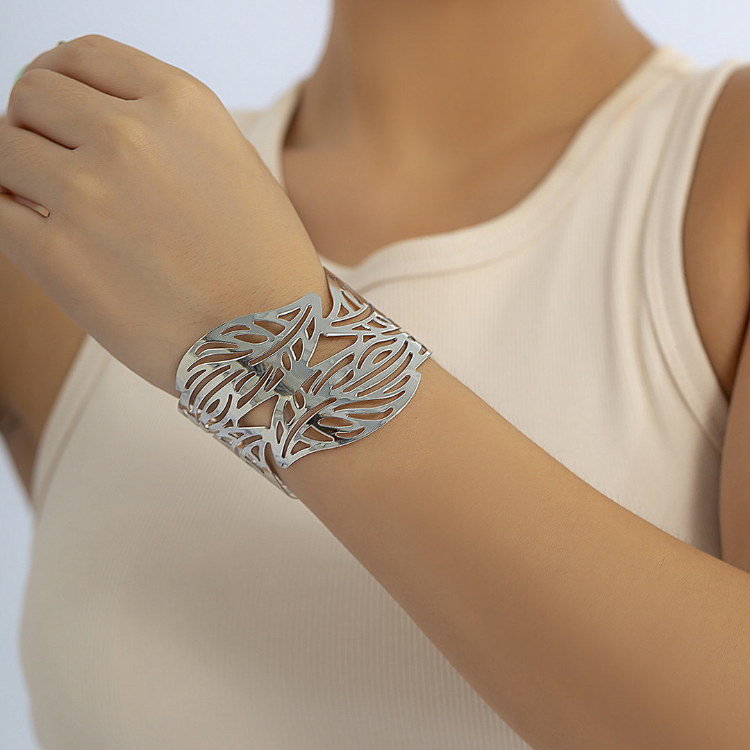 Leaf Cuff Bracelet – Nature Inspired Single Bangle Armband