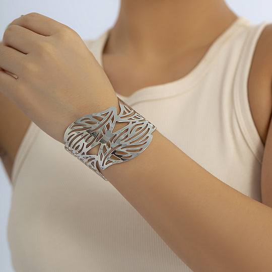 Leaf Cuff Bracelet – Nature Inspired Single Bangle Armband